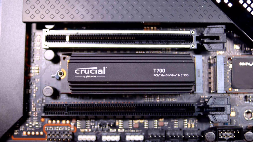 A pesar de ser ultrarápidos, la reciente generación de discos SSD PCIe 5.0 no resulta ser notoria en la práctica para casi ningún usuario hoy en día.