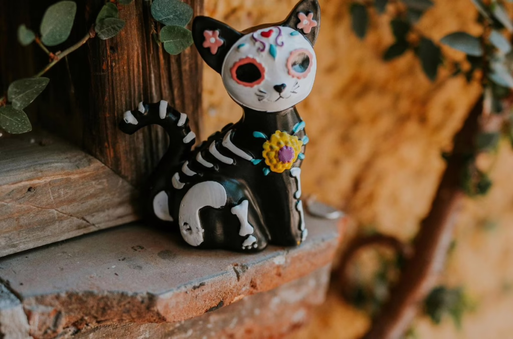 ¿Sabías que nuestras mascotas difuntas tienen su día para venerarlas? El 27 de octubre se celebra el retorno de nuestras amadas mascotas que dejaron este plano físico.