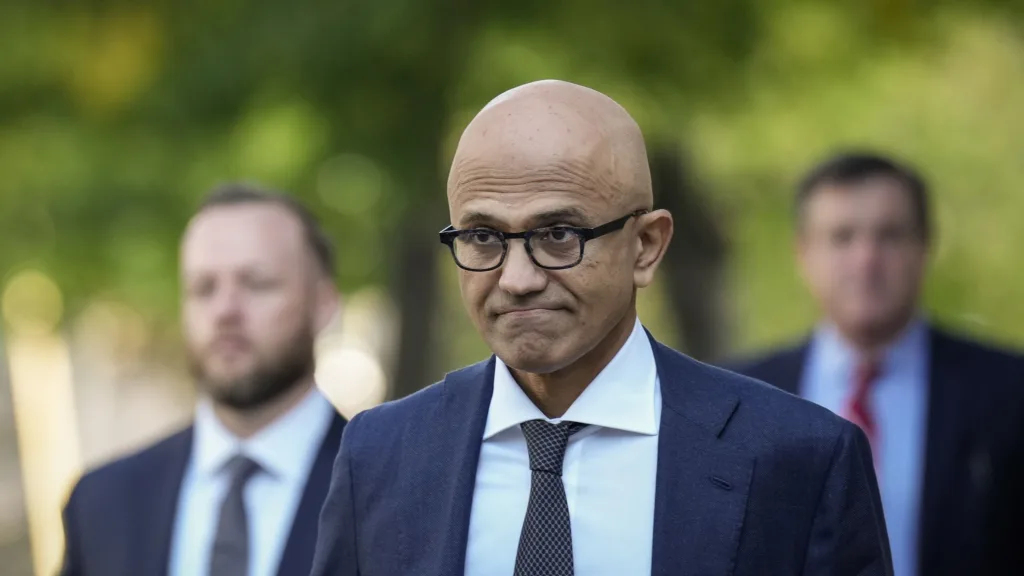 Natya Nadella ha culpado al tamaño de Microsoft de ser el impedimento principal por el cual no han podido dominar la IA. 
