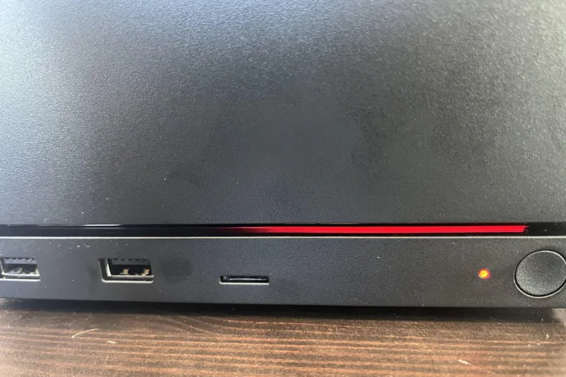 Comienzan a reportarse las primeras Steam Machine afectadas por la denominada «línea roja de la muerte»